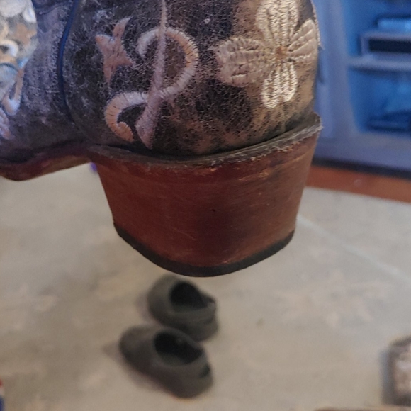 Cowboy boots - Picture 4 of 4